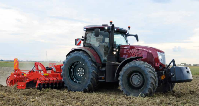 McCormick X7.623 P6-Drive – Utility Tractor for Heavy-Duty Farming